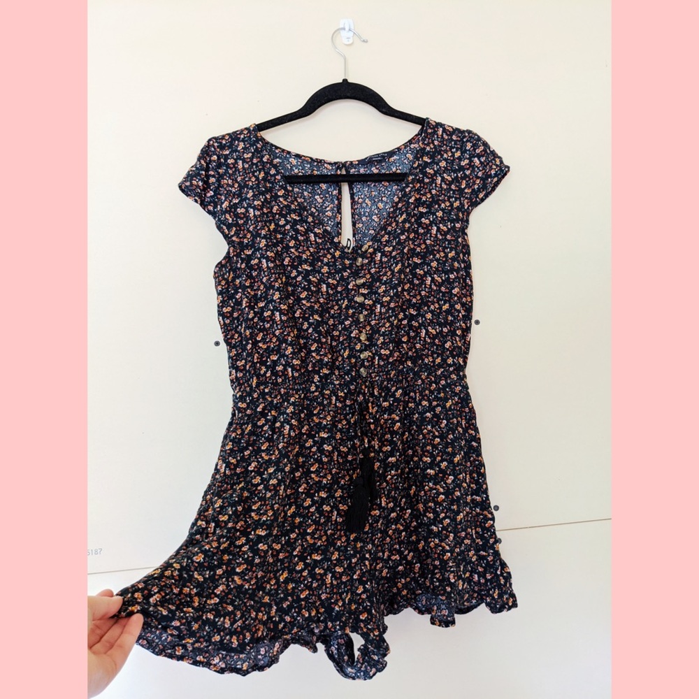 American eagle Size M romper super cute,like new!